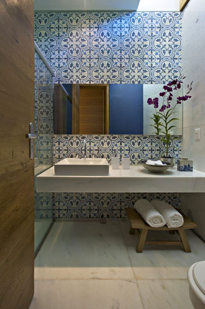 azulejos decorativos em banheiro