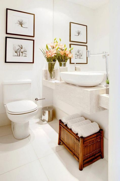 banheiro branco clássico