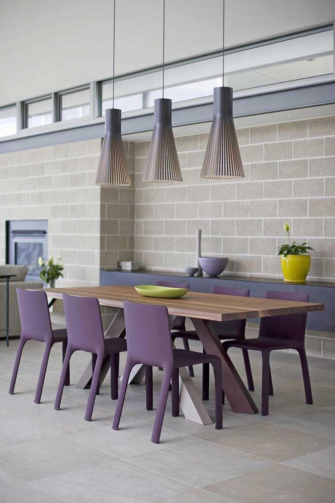 sala de jantar com cor violeta