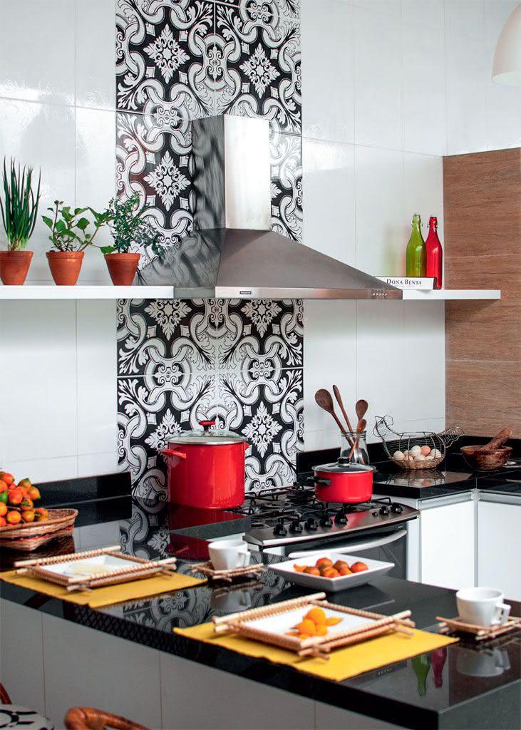 cozinha com azulejos diferentes
