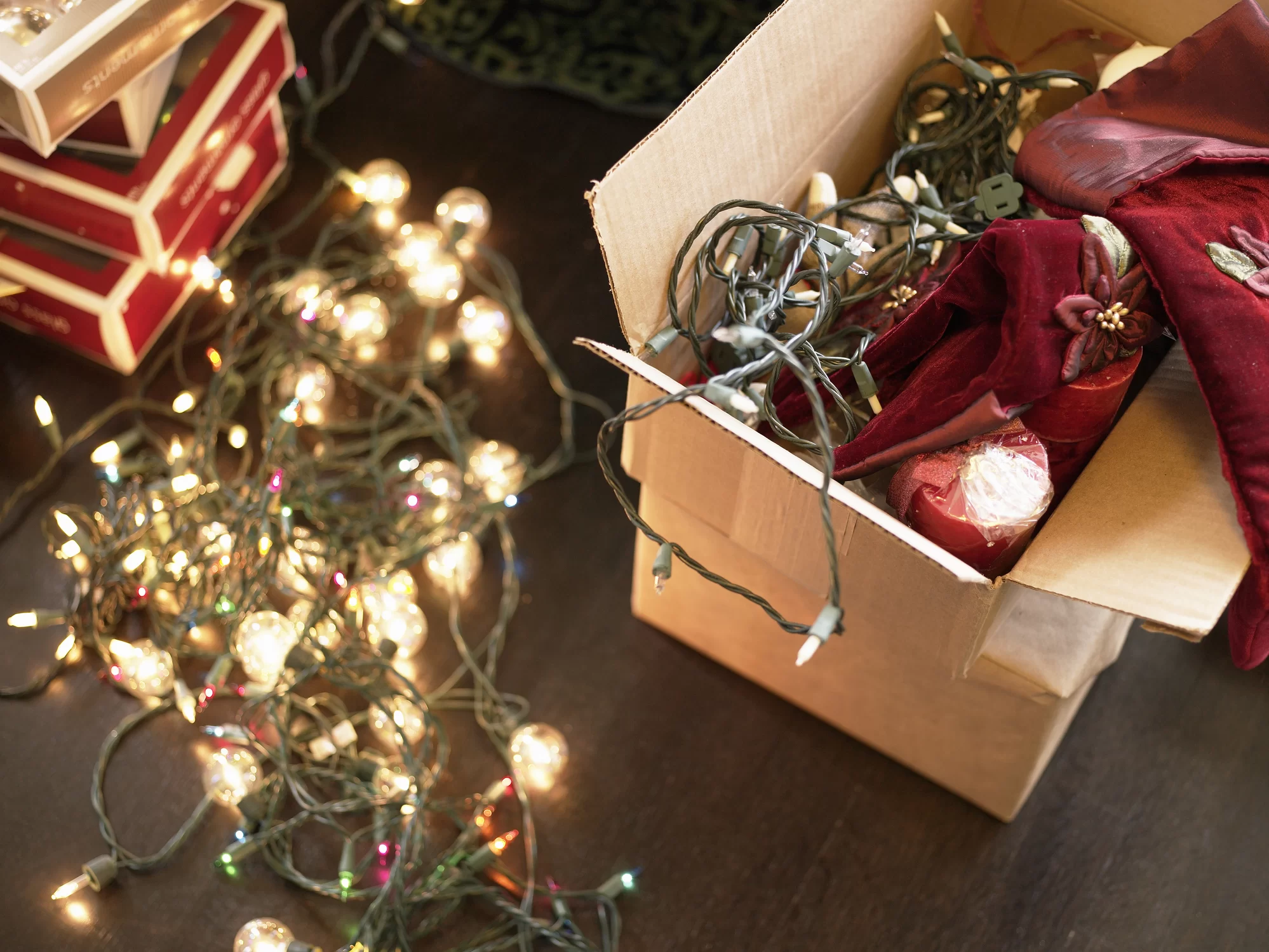Como guardar enfeites de Natal de forma organizada?