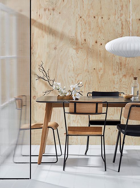 sala de jantar minimalista com estilo nórdico e japonês