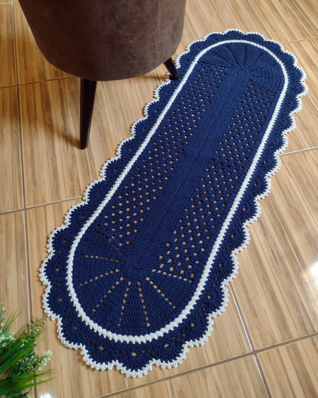 passadeira de crochê azul