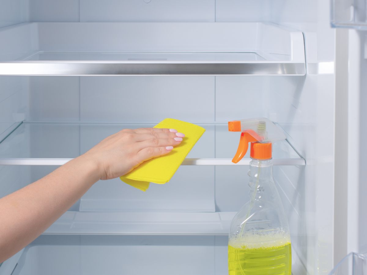 Como limpar sua geladeira; essas dicas práticas vão deixá-la brilhando por dentro e por fora