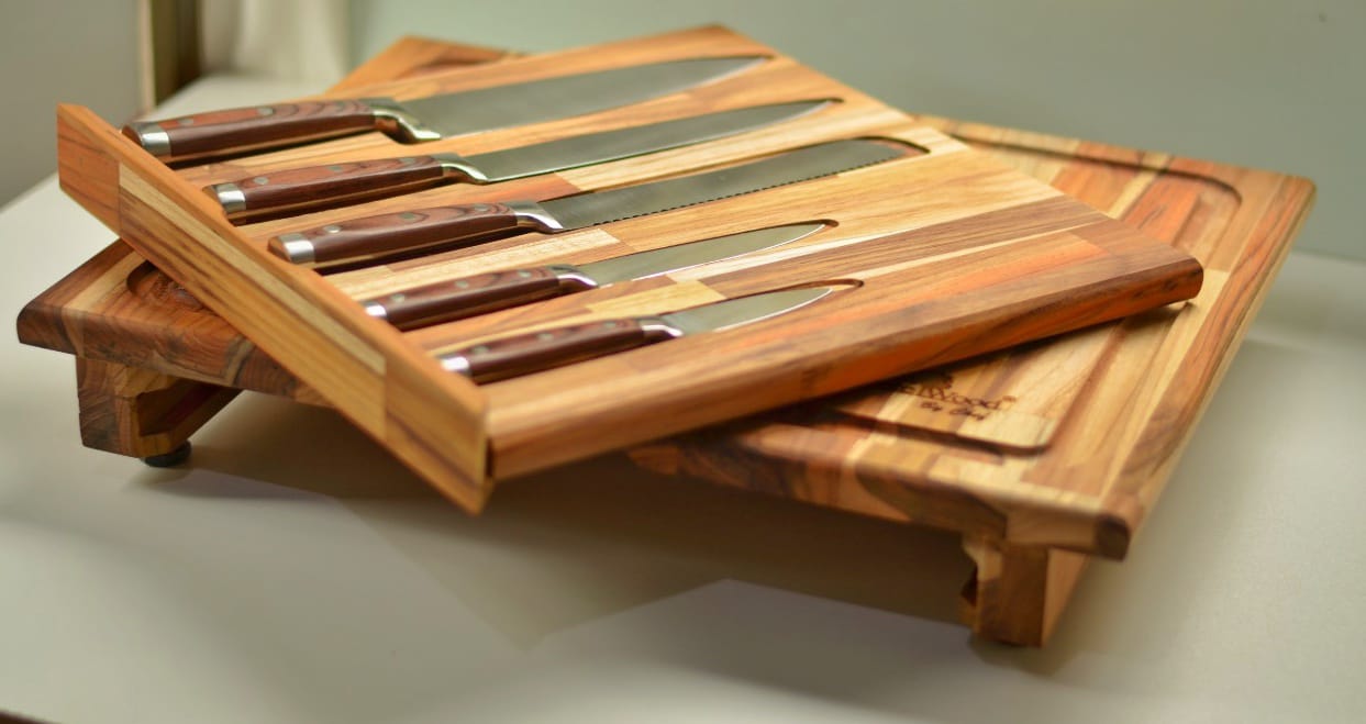 conjunto de facas com tábua
