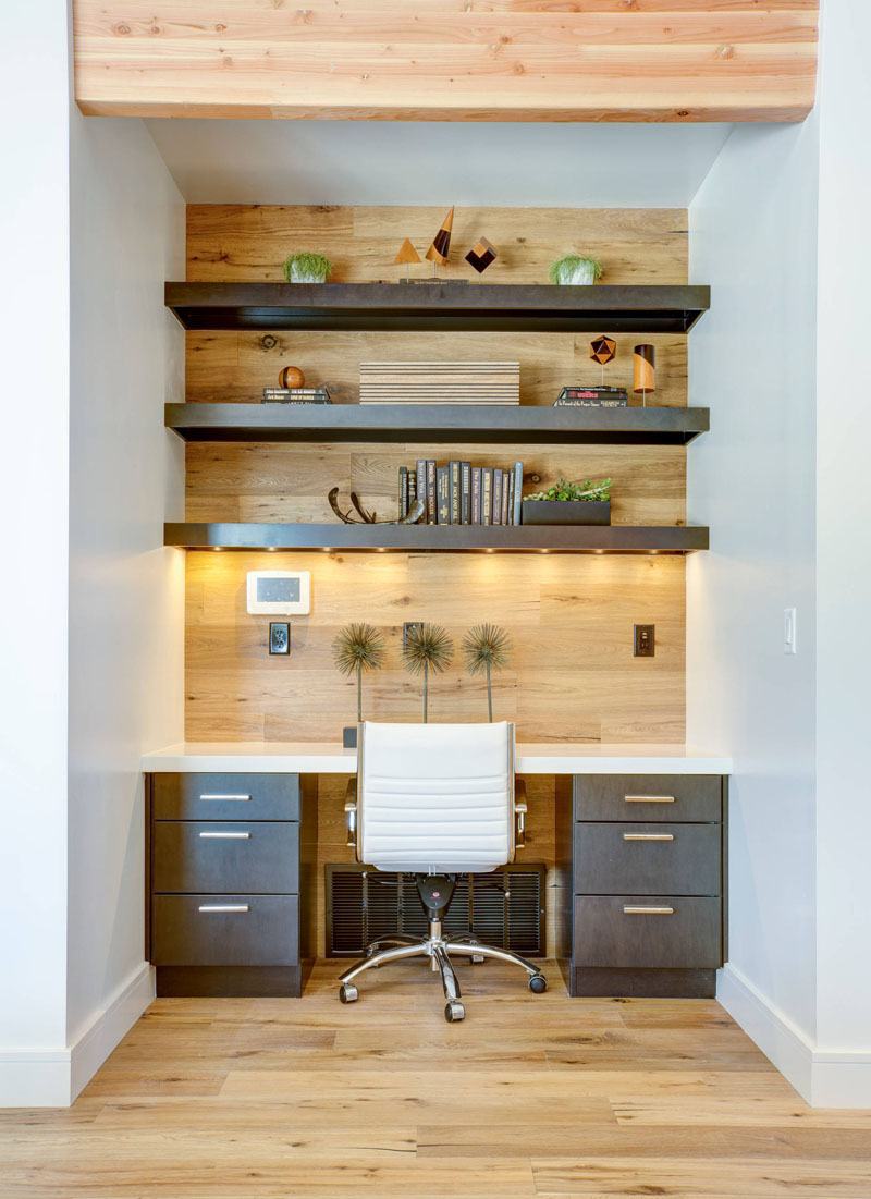 6 ideias para otimizar e decorar seu home office pequeno; a 4ª me agrada muito