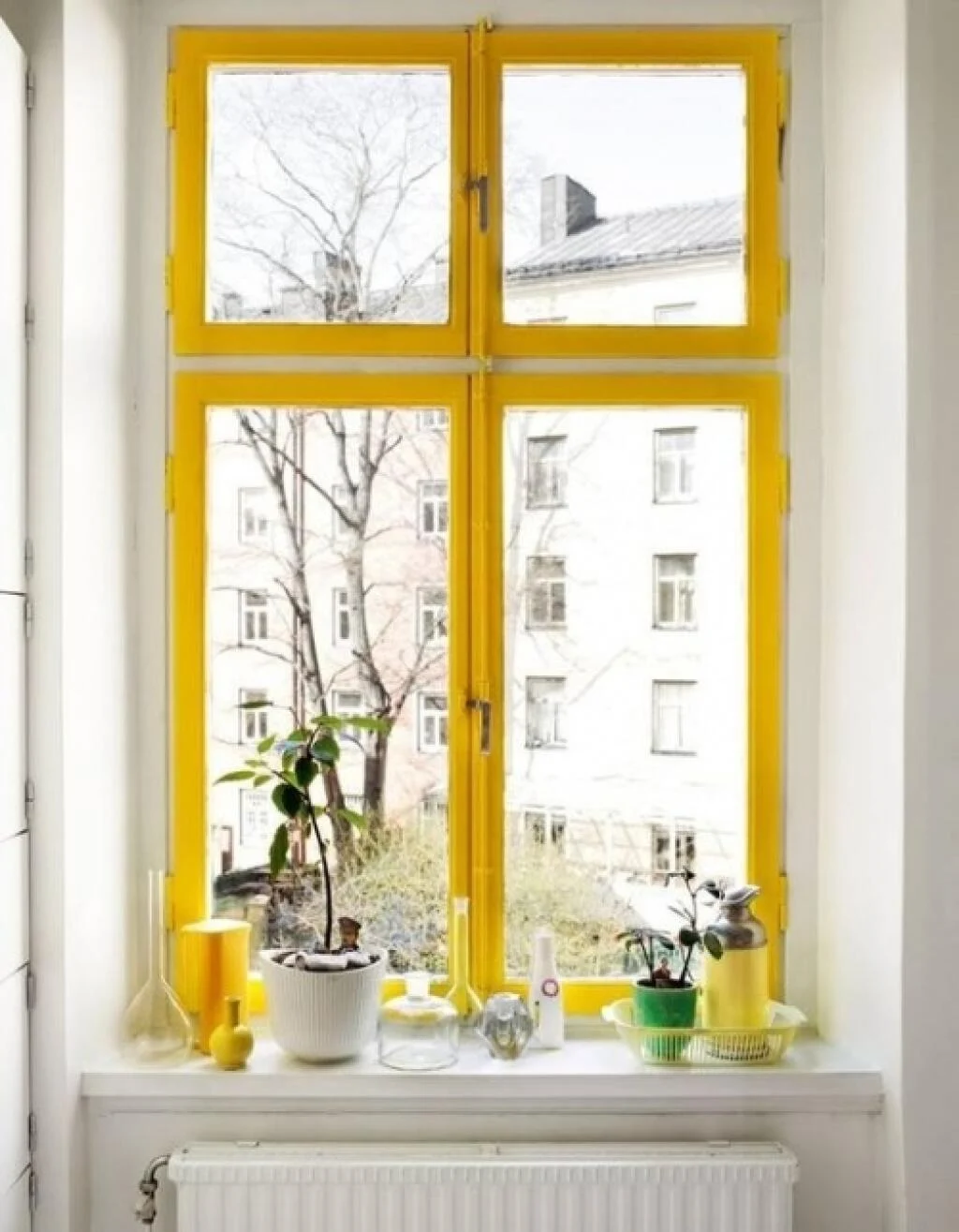 janela amarela