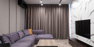 Como usar o sofá em L na decoração; essas inspirações vão otimizar o espaço de sua sala