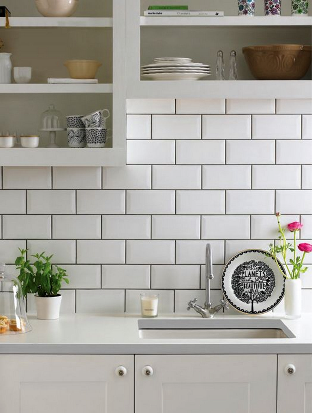 azulejos brancos em cozinha
