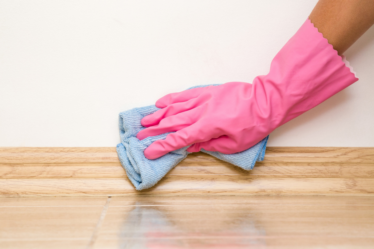 Como limpar os rodapés de sua casa? Aprenda de uma vez por todas os métodos CORRETOS