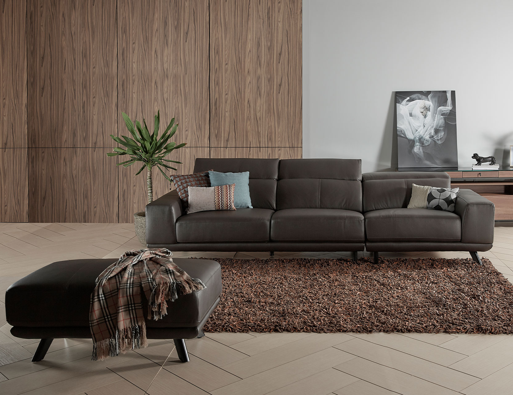 sofá de couro preto