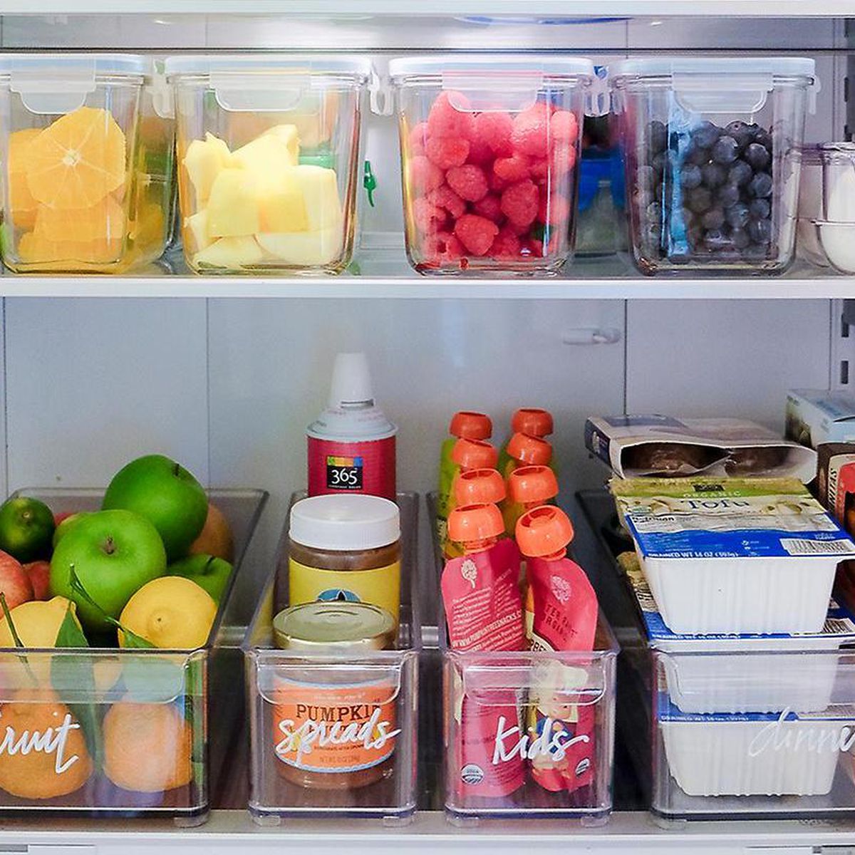 alimentos organizados na geladeira