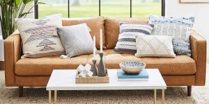 5 dicas para arrumar almofadas no sofá: conheça essas ideias para dar mais charme à decoração