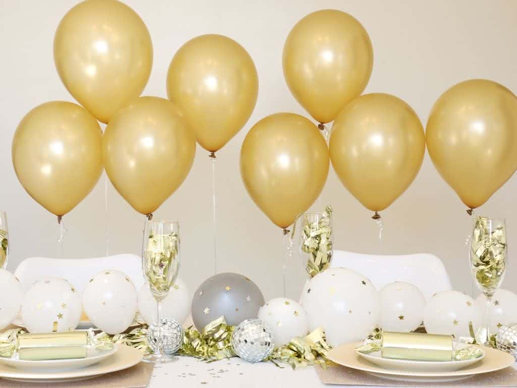 balões amarelos na decoração de ano novo