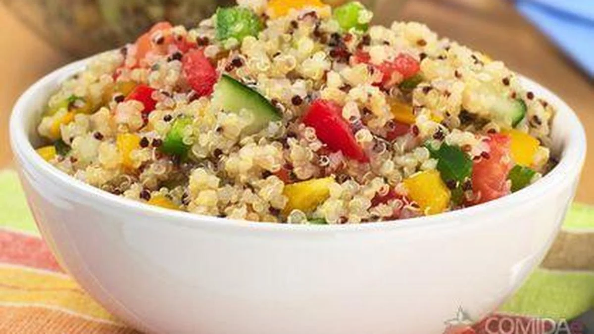 Receita de Salada de Quinoa, leve e ótima para complementar o almoço de Natal