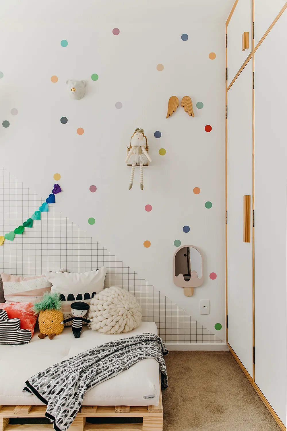 adesivos de parede em quarto infantil