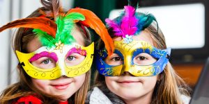 Máscaras de Carnaval para criança DIY: saiba como fazer modelos criativos e super fáceis