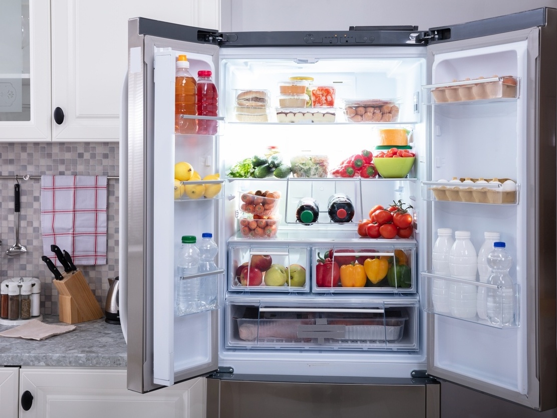3 formas de limpar borracha da geladeira: saiba como essa tarefa é simples com receitas caseiras