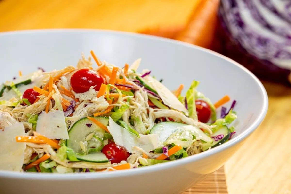 Receita de Salada de Frango com Milho, uma verdadeira delícia e simples de ser feita para o almoço