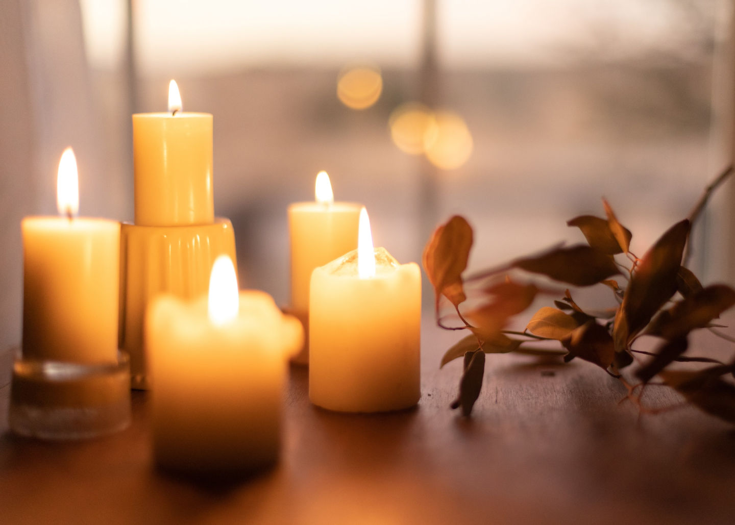 DICA: transforme as velas da sua casa em uma vela aromática linda com esses passos