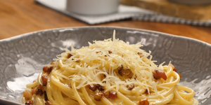 Receita de Espaguete à Carbonara, o prato tradicional italiano que TODO MUNDO ama!