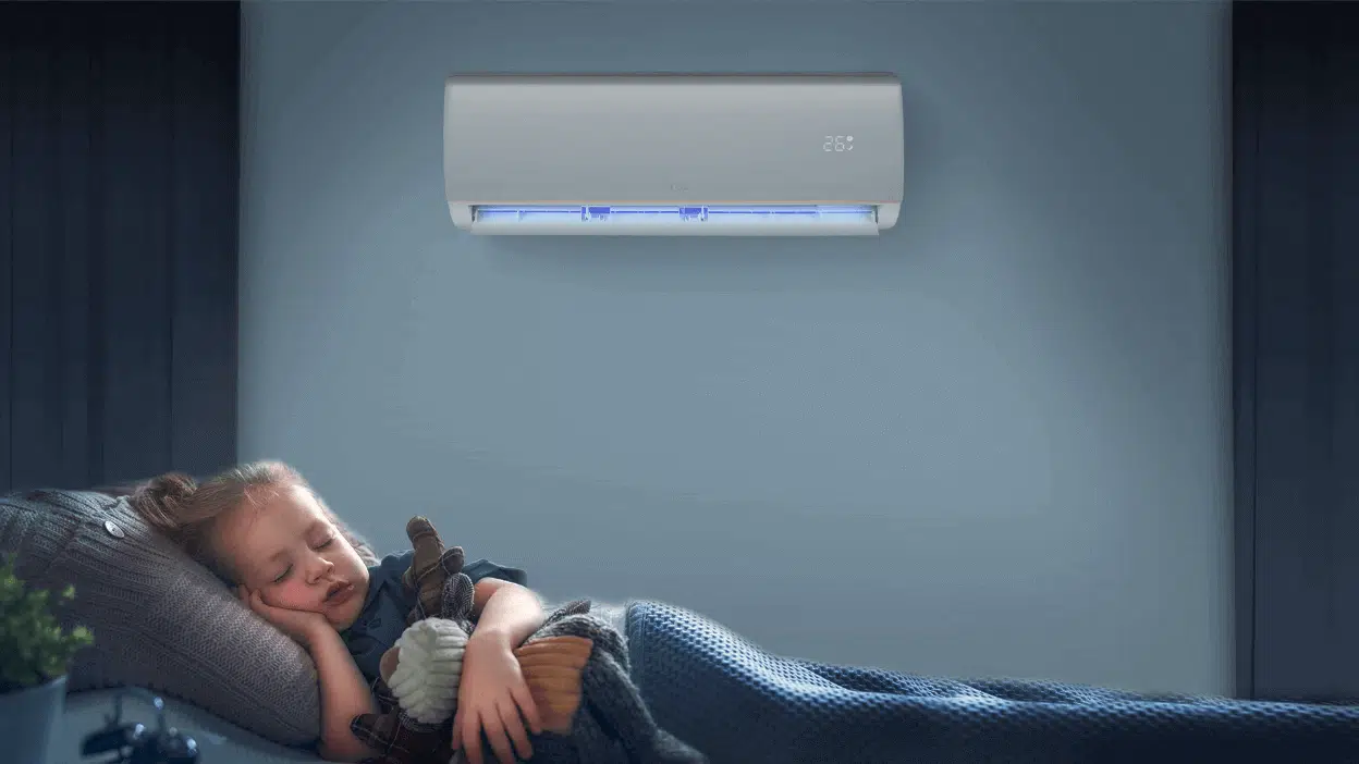 criança dormindo em espaço com ar-condicionado