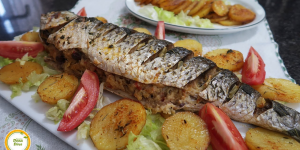 Receita de Tainha Assada Recheada com Tomate, um modo mais gostoso de comer esse peixe nas refeições
