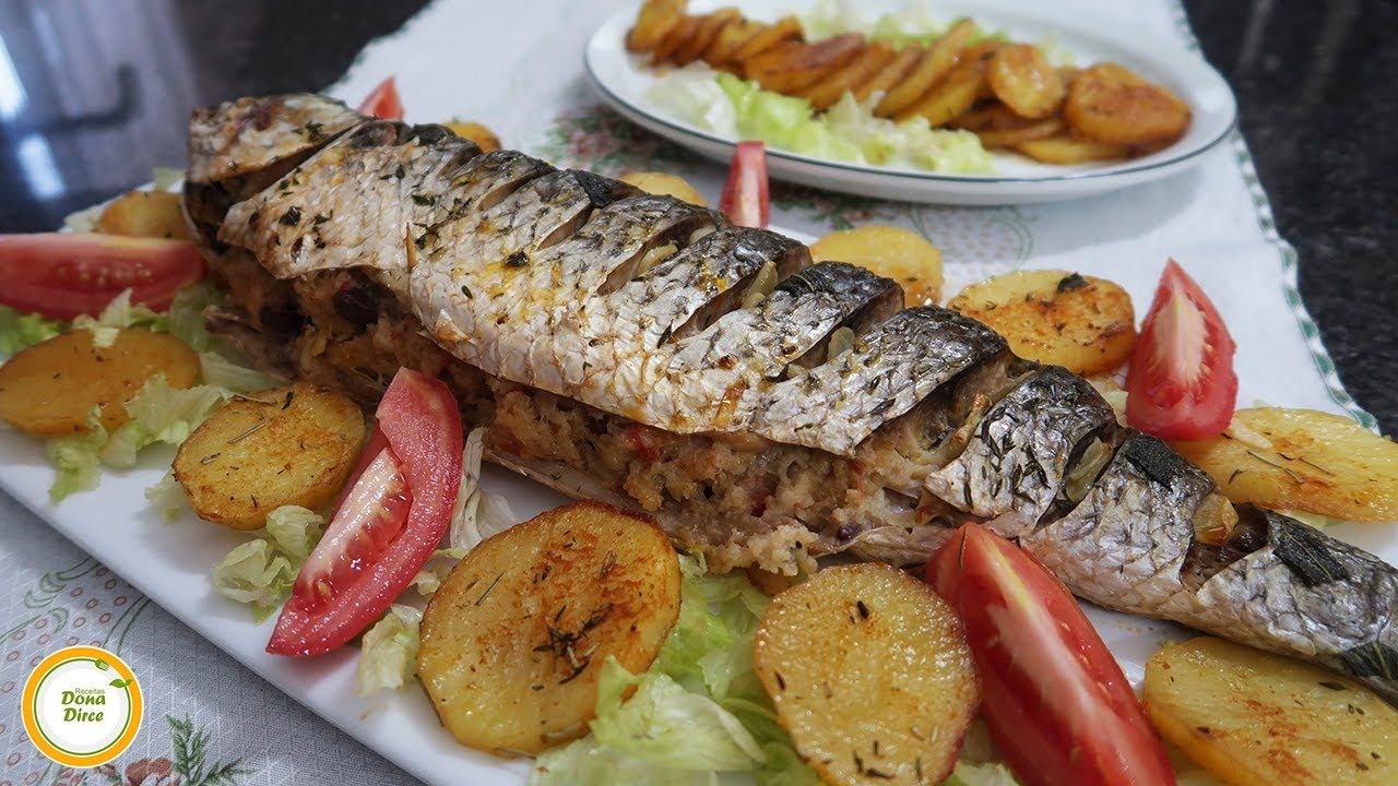 Receita de Tainha Assada Recheada com Tomate, um modo mais gostoso de comer esse peixe nas refeições