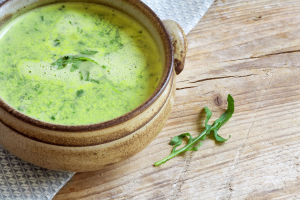 Receita de Sopa de Espinafre, gostosa e nutritiva para te aquecer nos dias frios