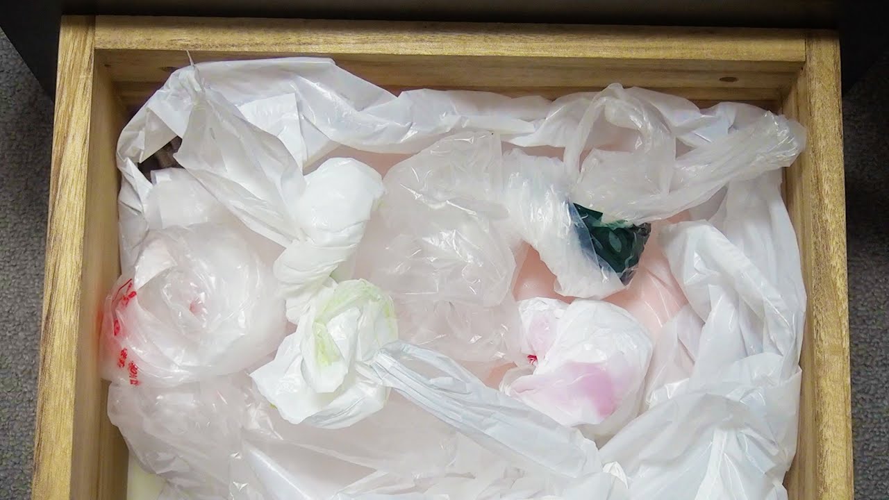 sacolas plásticas em gaveta