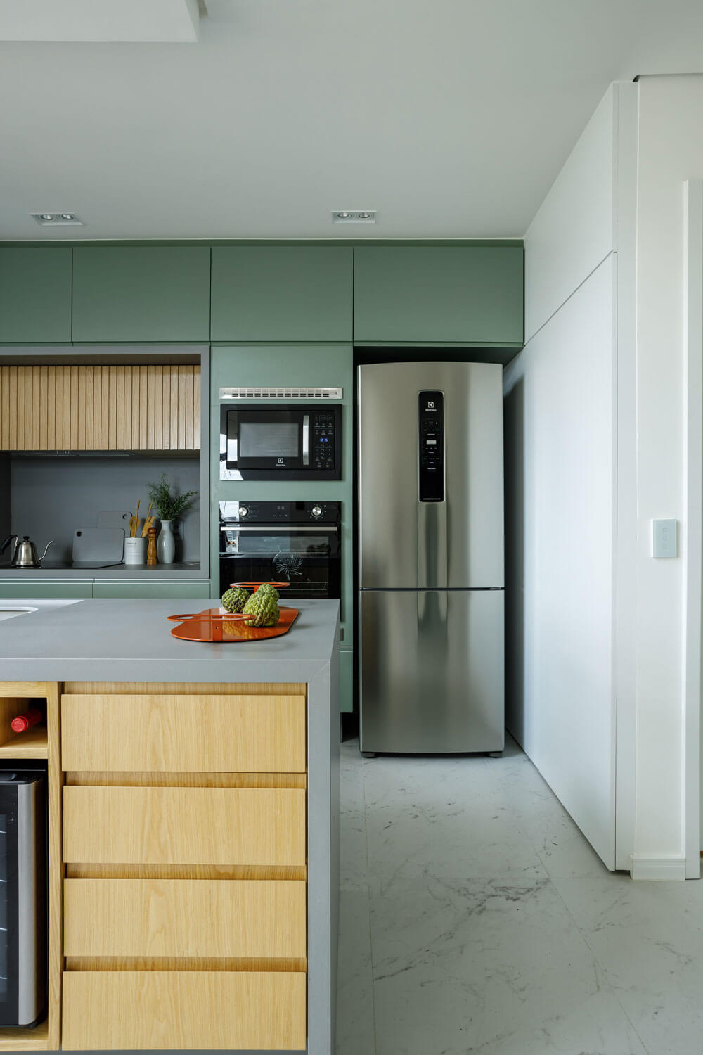 cozinha de apartamento em tom verde