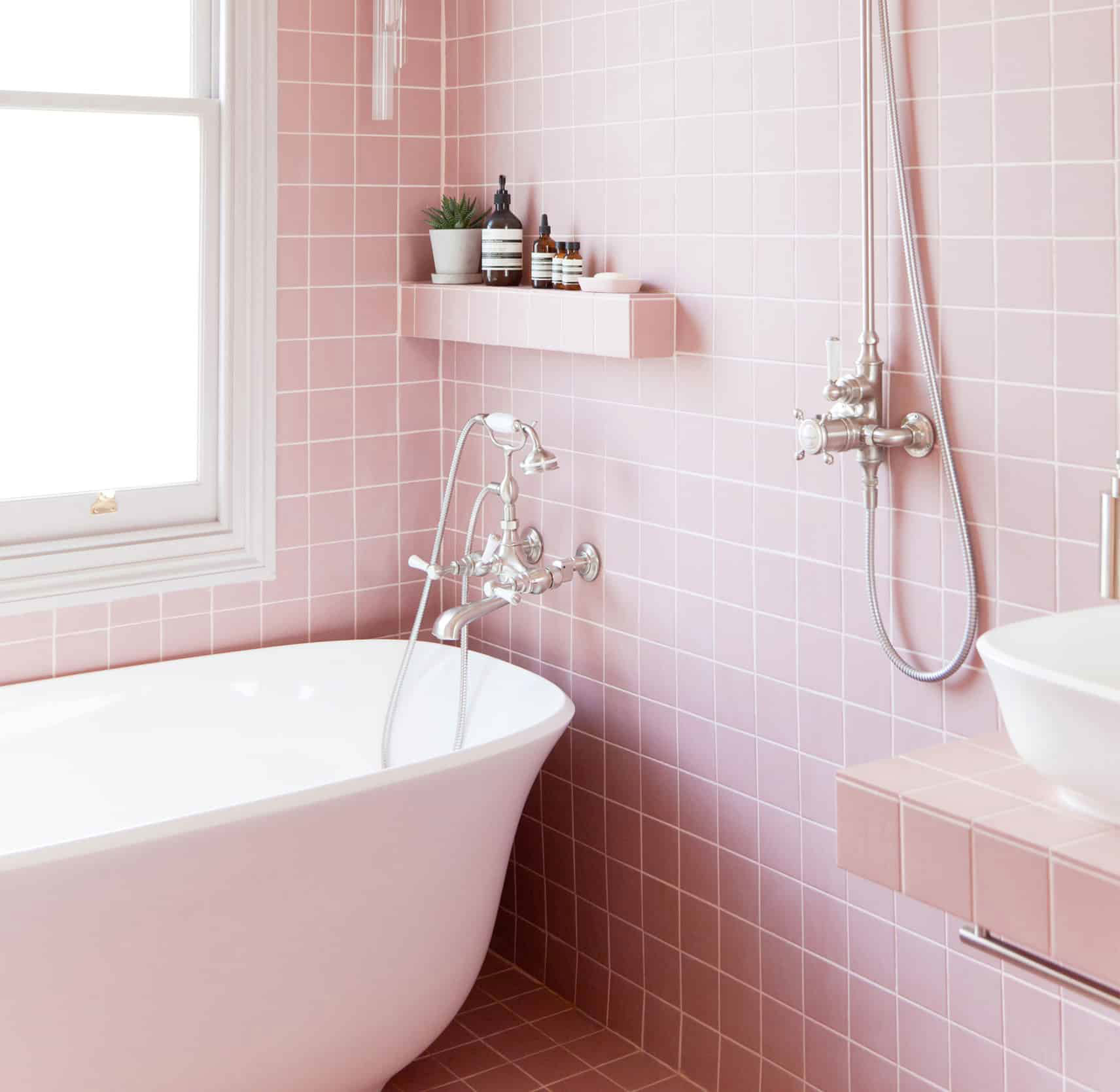 banheiro em rosa millennial
