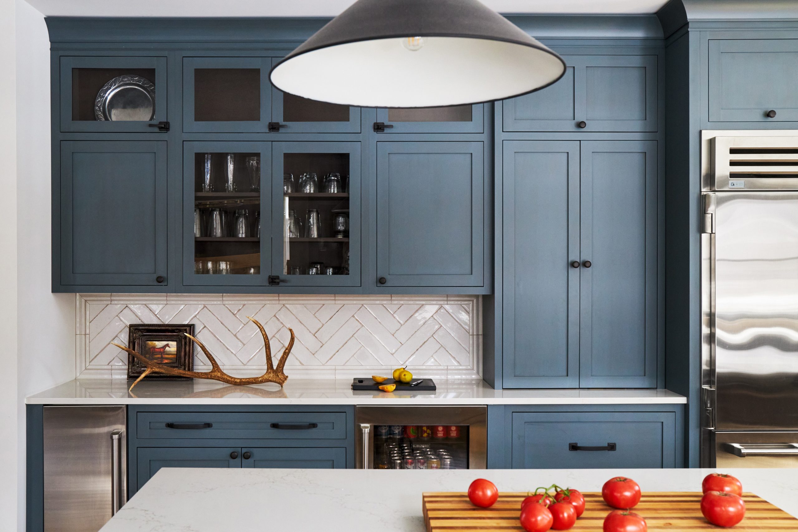 armários de cozinha em azul sereno