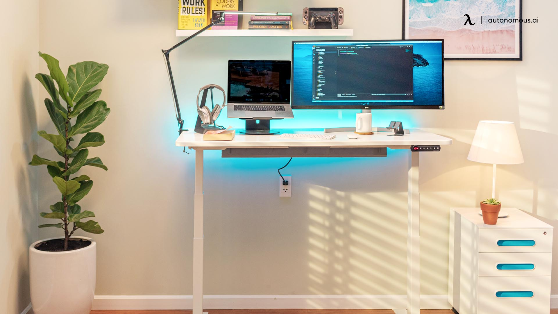 home office com dois computadores