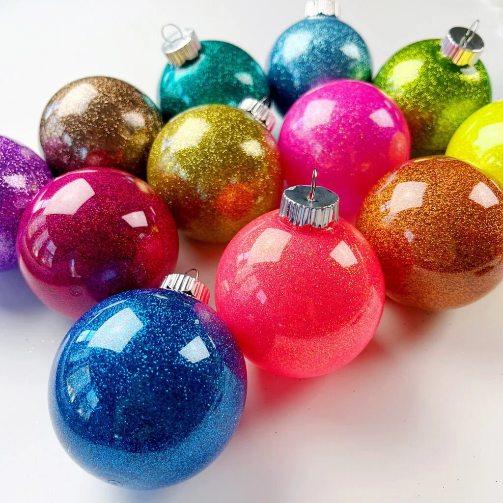 bolas de natal coloridas