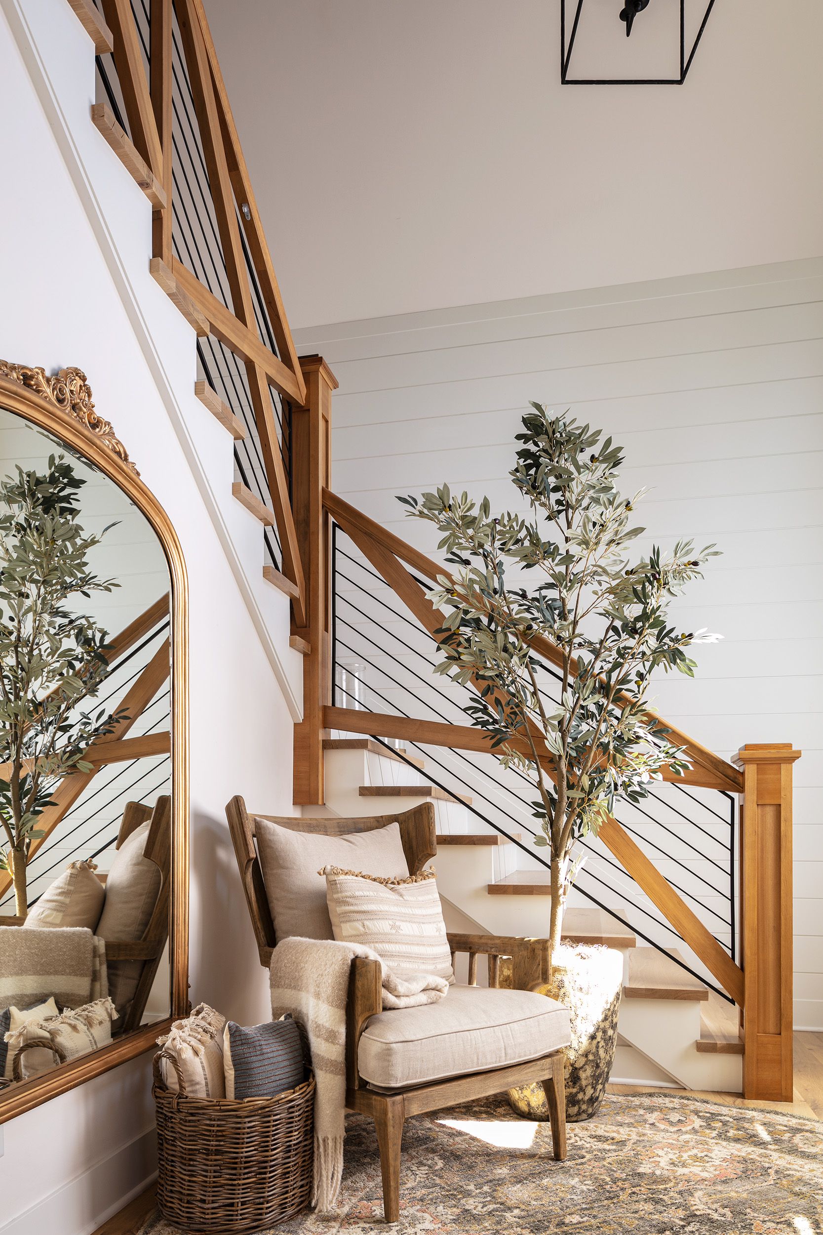 espaço sustentável da casa com escada