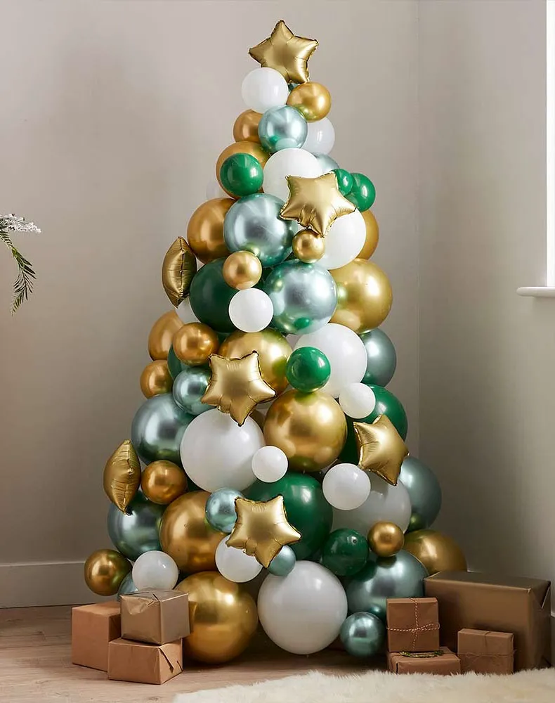 árvore de natal feita de balões
