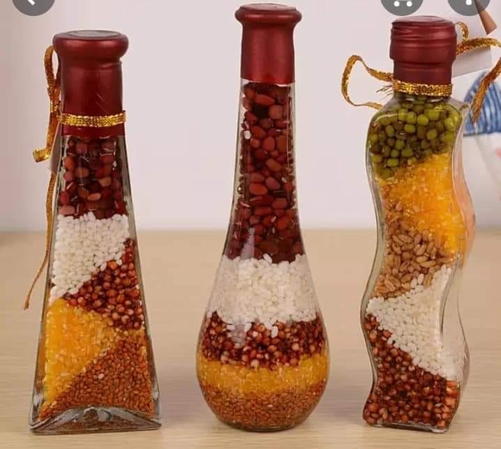 garrafas com sementes