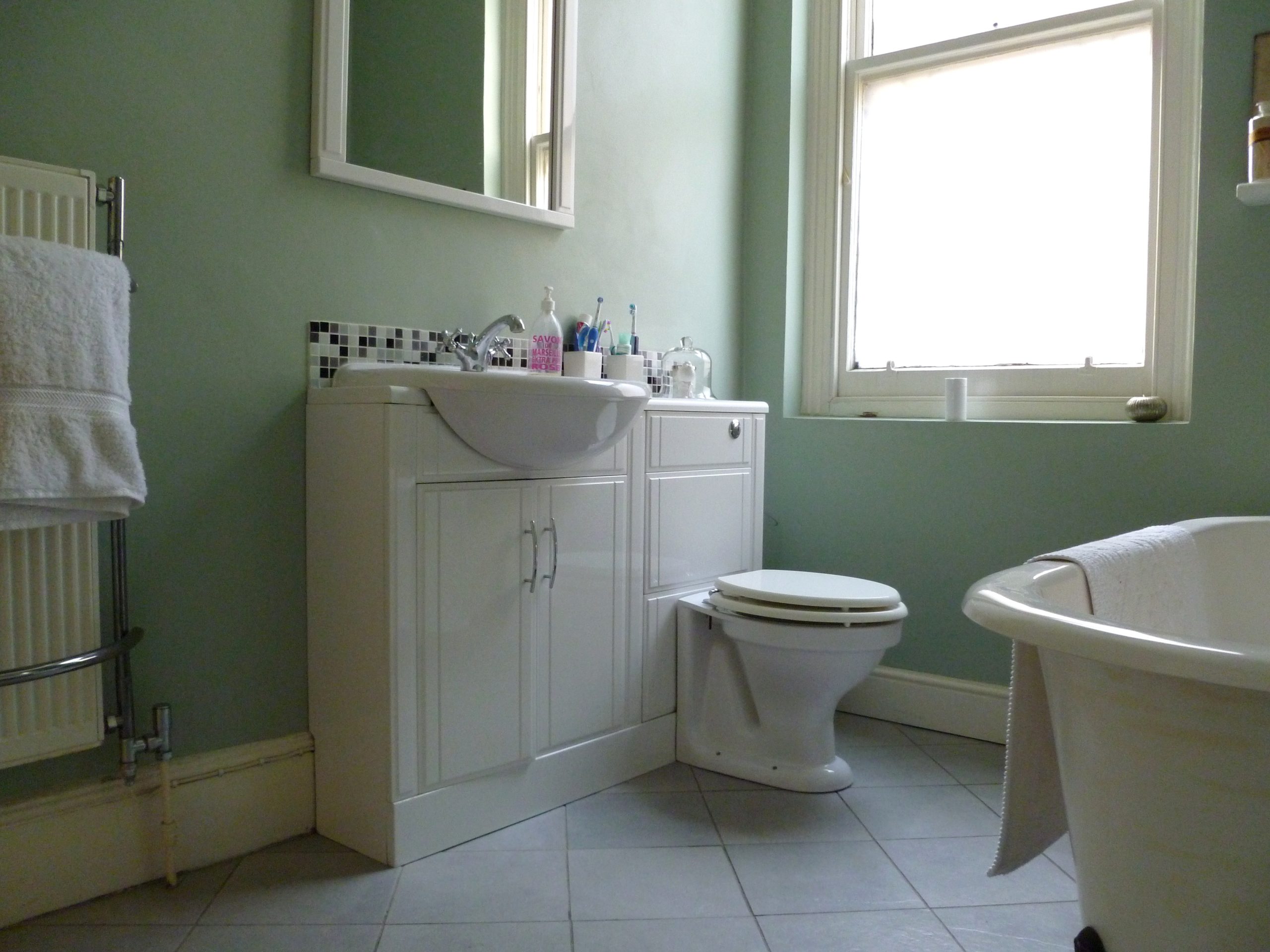 móveis de banheiro em cor pérola
