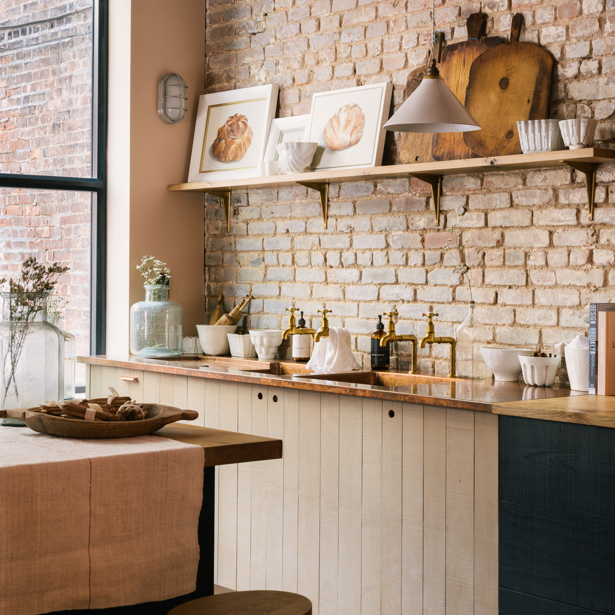 cozinha rústica com parede de tijolinhos