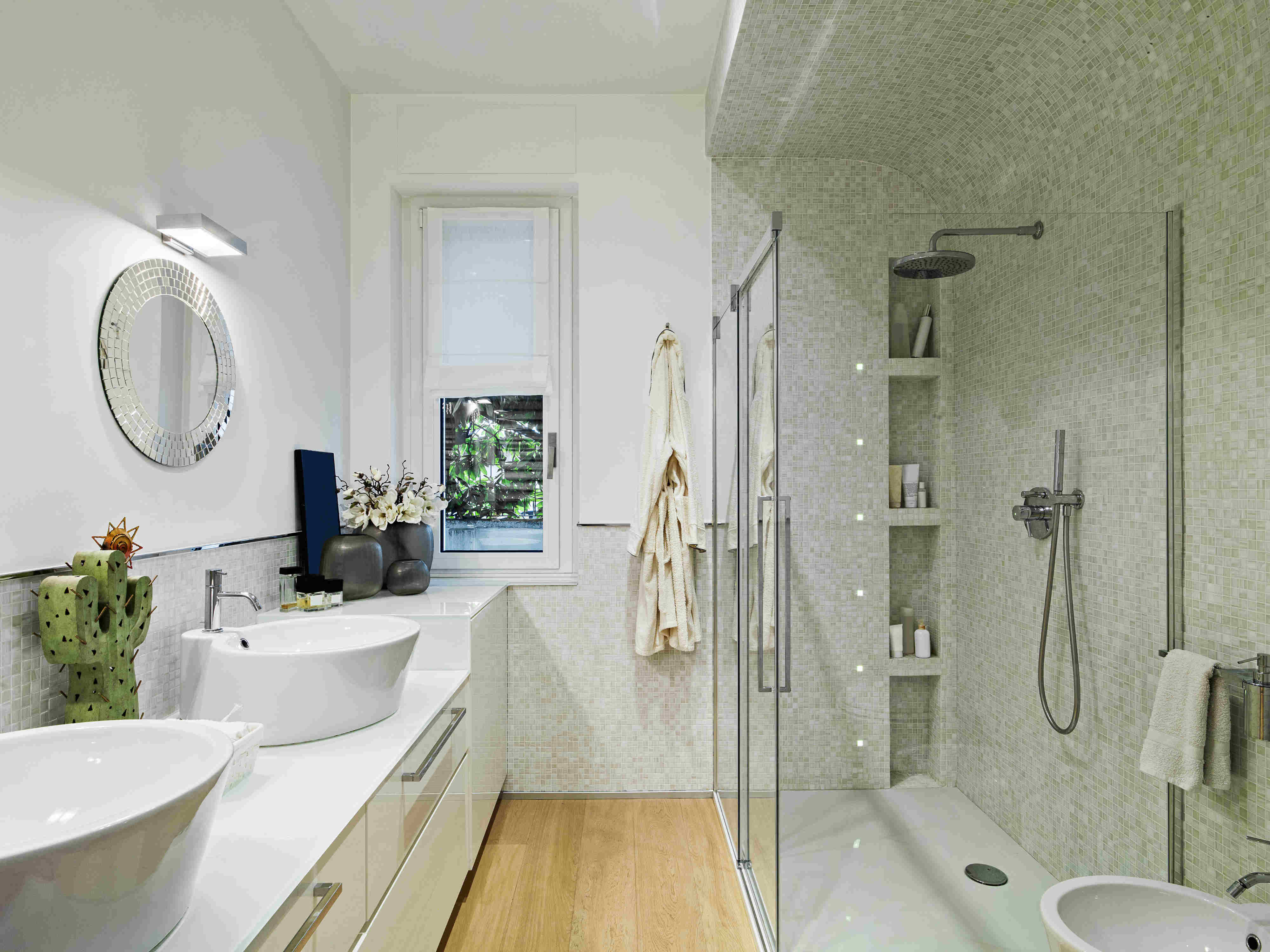 banheiro feito de azulejos