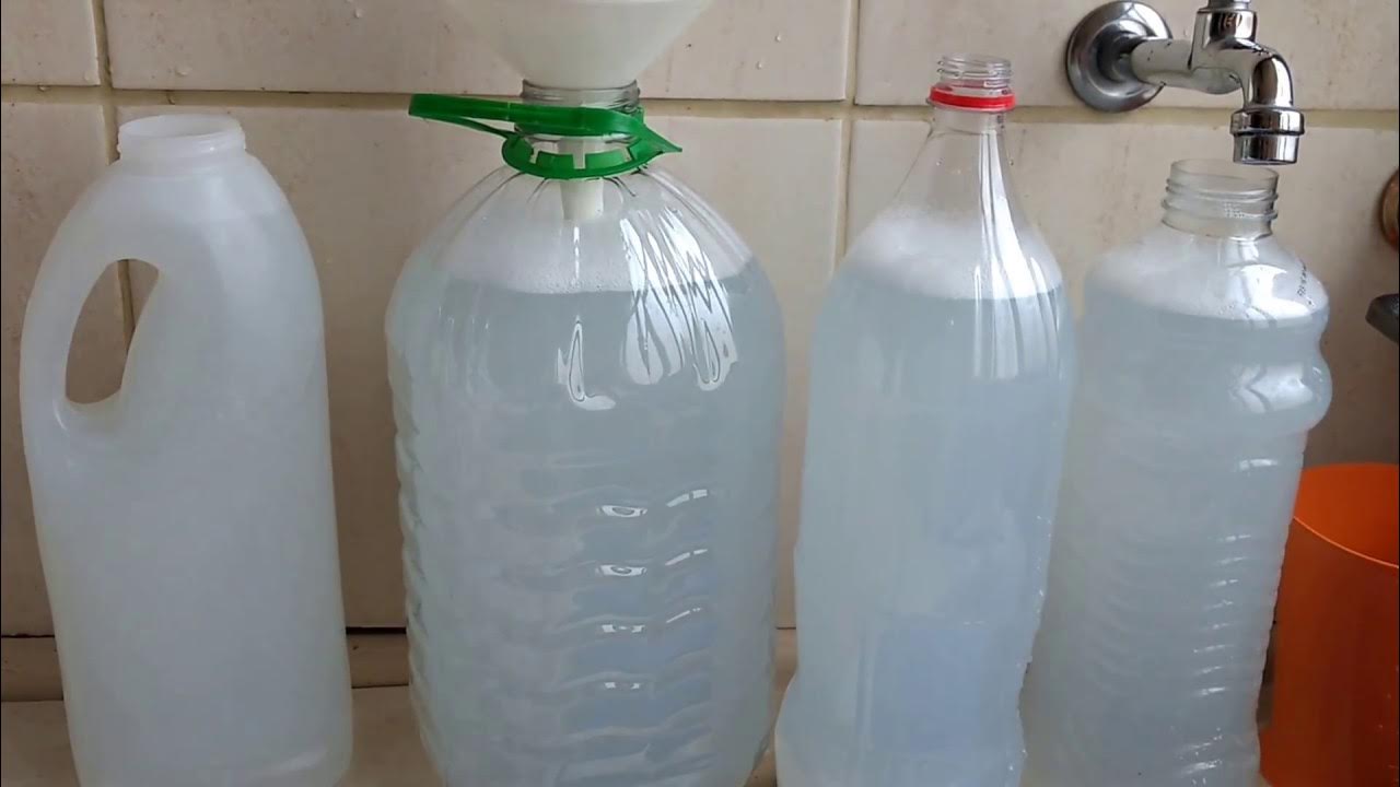 garrafas com água sanitária caseira