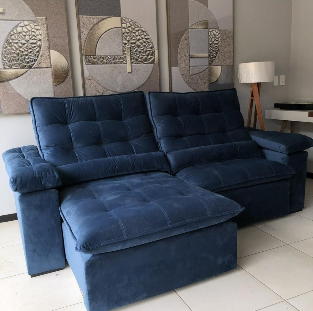 sofá retrátil em cor azul